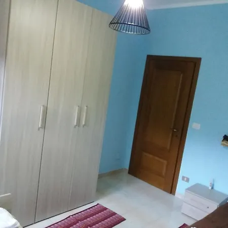 Affittacamere La Rosa Blu بيت ضيافة *